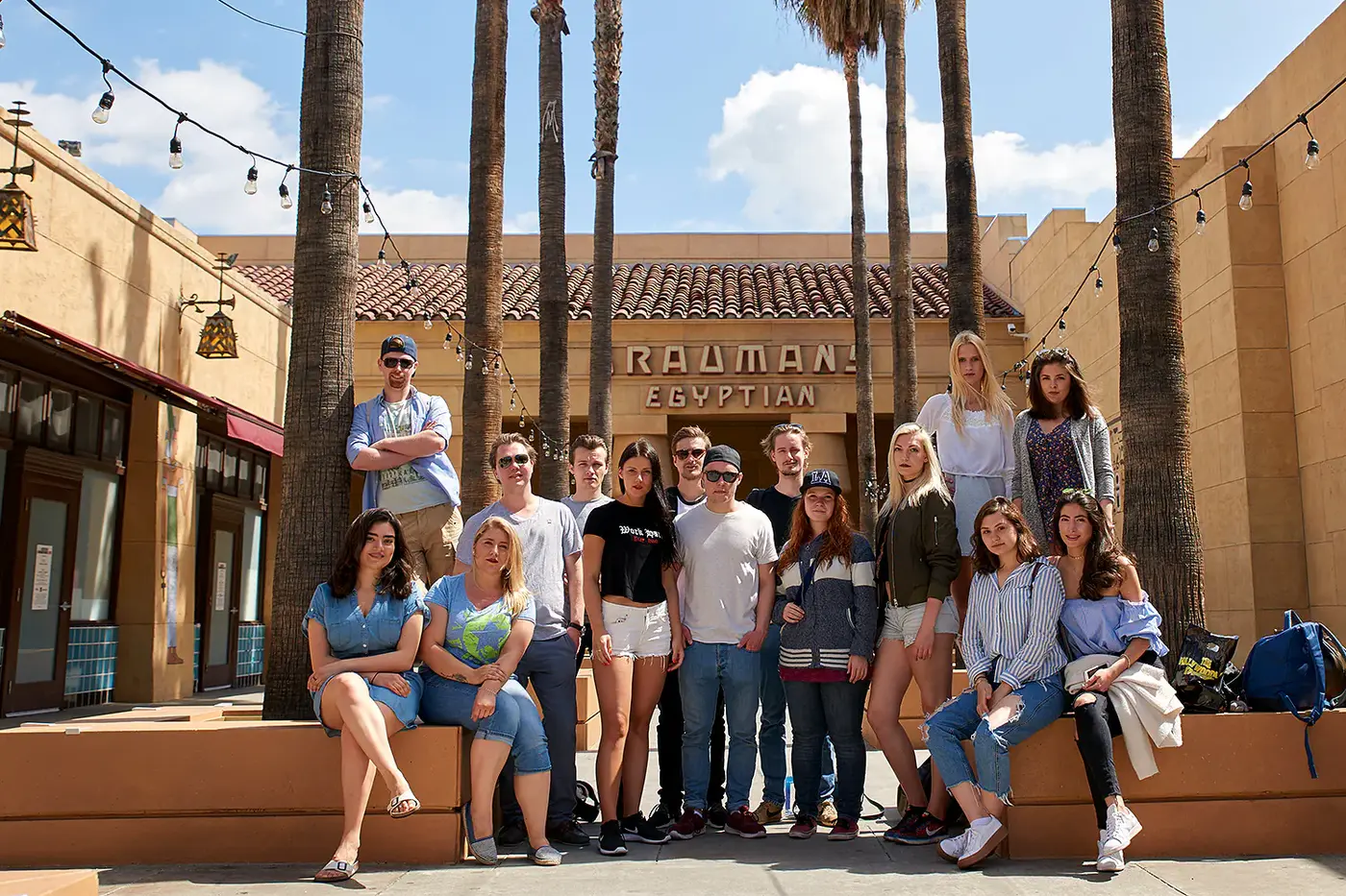Gruppenfoto vor dem Grauman's Egyptian Theatre in Hollywood, Los Angeles Studienfahrt der IAF 2017