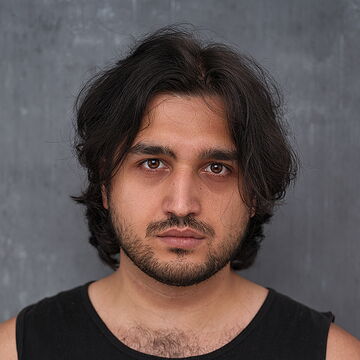 Portraitfoto des Schauspielers Kaan Demir Ilhan, IAF Absolvent 2026